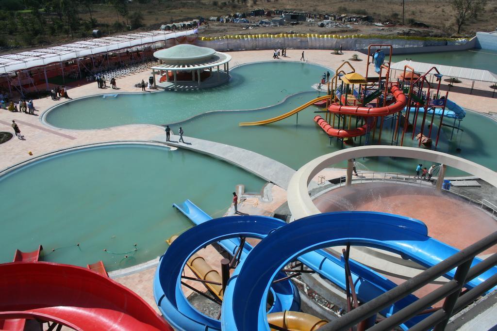 Sentosa Resorts & Water Park Chinchvad ภายนอก รูปภาพ
